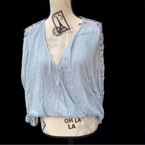 Free People Shirt Top - NWT Size Small Light Blue Batwing Sleeves
